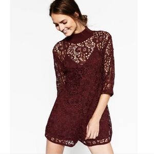 Zara W&B Guipure Lace Crochet Aubergine Purple Romper Jumpsuit One Piece Size M